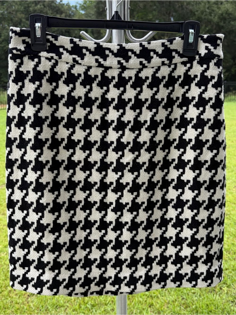 Black and White Houndstooth Knit Pencil Skirt